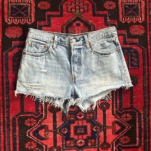Levi’s 501 Shorts in Waveline (Sold Out) Size 28